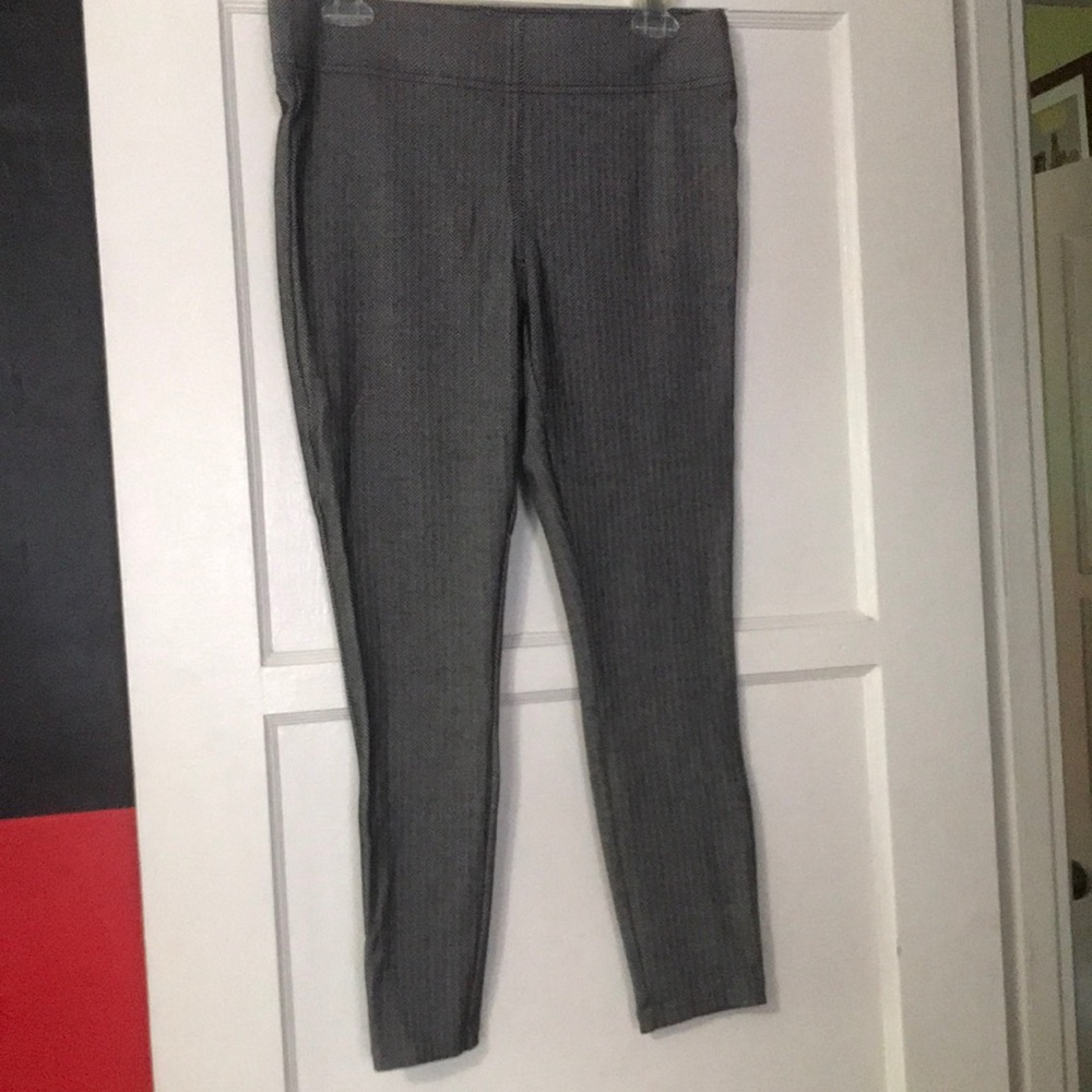 Loft Leggings Medium